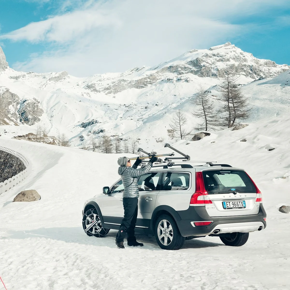 Roof Rack Accessory: Ski/Snowboard Carrier - Image 4